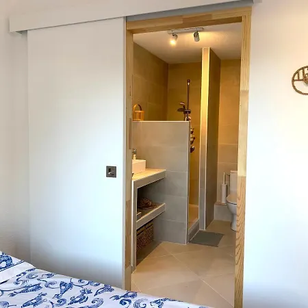 La Plage, Calme Et Jardin * サナリー・シュル・メール