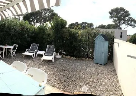 La Plage, Calme Et Jardin * サナリー・シュル・メール