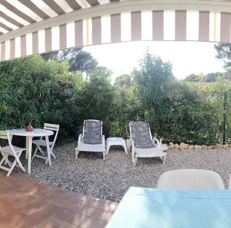 La Plage, Calme Et Jardin