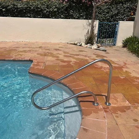 La Plage, Calme Et Jardin